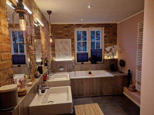 elegantes Bad im 1. OG