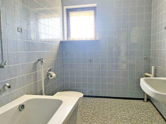 Bad im Untergeschoss (ELW)