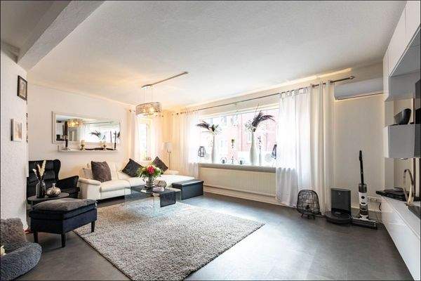 Großzügiges Wohnzimmer