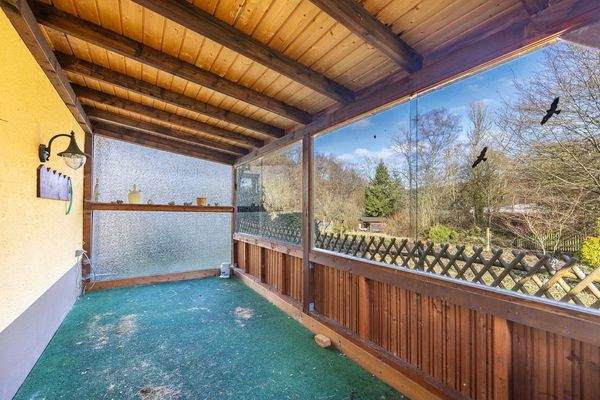 außen angebauter Wintergarten / geschlossene Terrasse