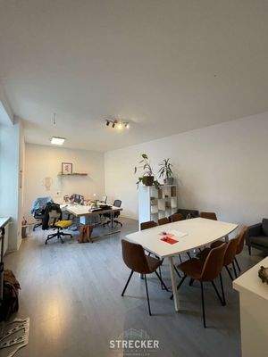 Büro mit Besprechung