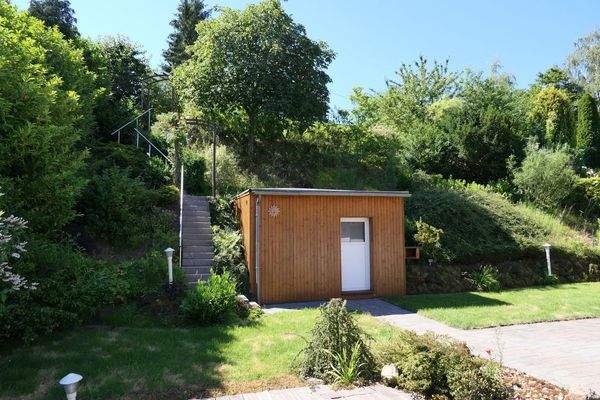 Gartenhaus mit Treppe 