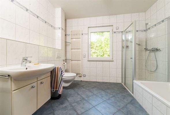 Einfamilienhaus - Badezimmer