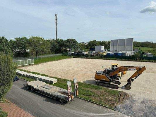 Freifläche zur Erweiterung  einer Lagerhalle