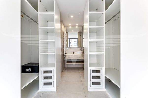 Begehbarer Kleiderschrank