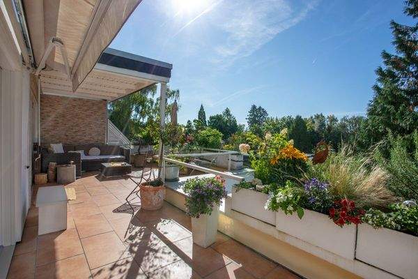 Große Südwest-(Dach-)Terrasse mit herrlichem Blick (-1-)