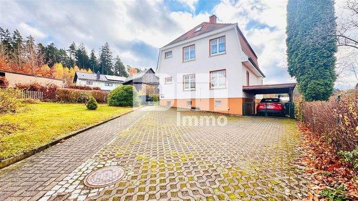 Vorgarten / Einfahrt / Hofbereich