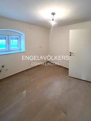 Büro- Praxisfläche