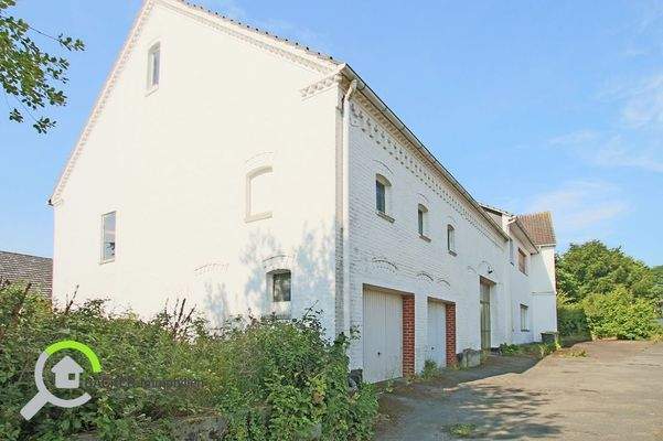 Seitenansicht vom Garten