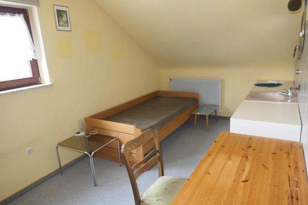 Kinderzimmer/Küche DG