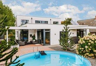 Übergroße Terrasse+Pool