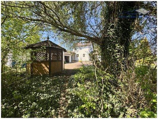 Verträumter Pavillon vorhanden