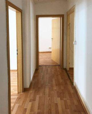 9_Flur_klein_Ad.RoeStr