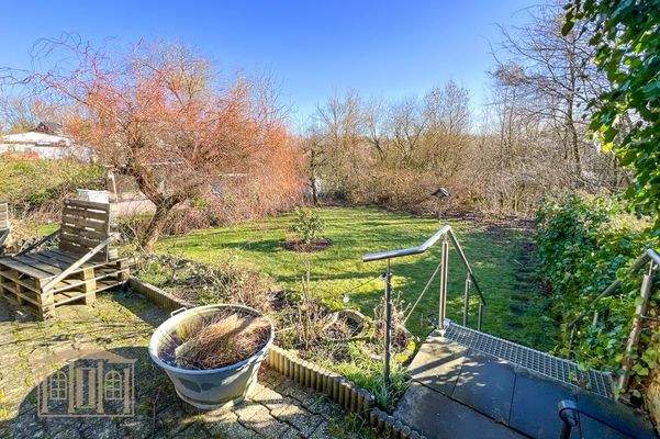 Rückseitige Terrasse