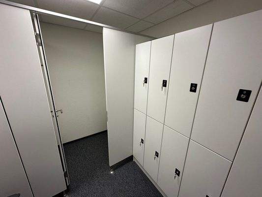 Umkleidekabine + Spind