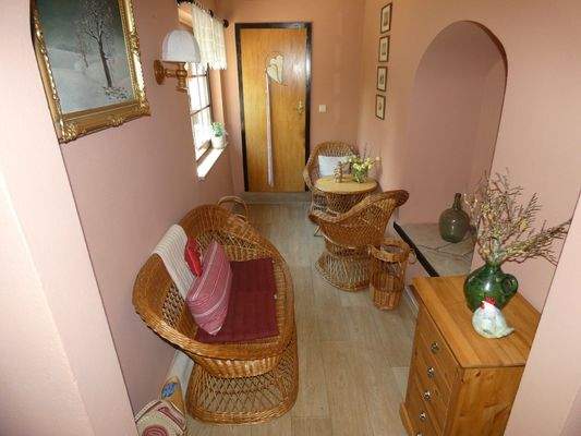 EG - Eingangsbereich mit Durchgang zur Gaststätte / Pension