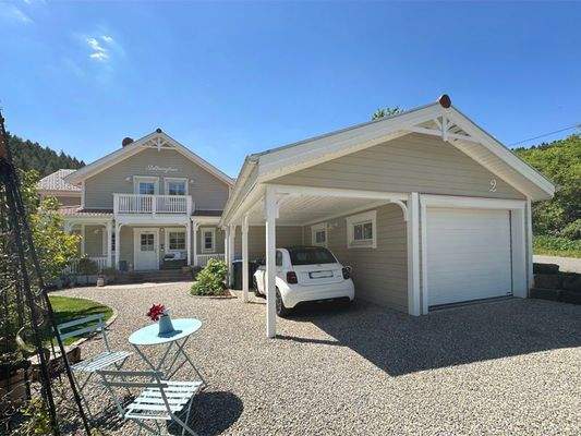Garage mit Carport 