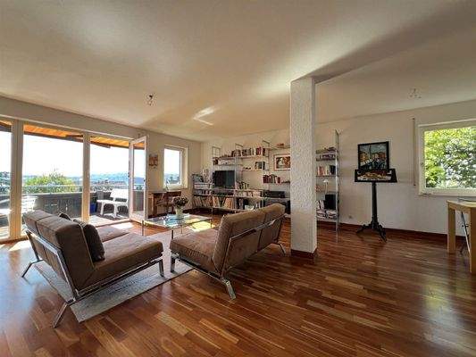 Großzügiger Wohn-/Essbereich