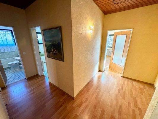 C4 Flur Schlafzimmer Bad EG.jpg