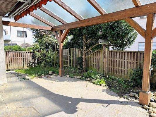 EG überdachte Terrasse