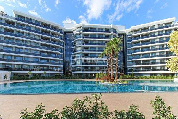 Apartments with Swimming Pool and Aquapark in Antalya Altintas