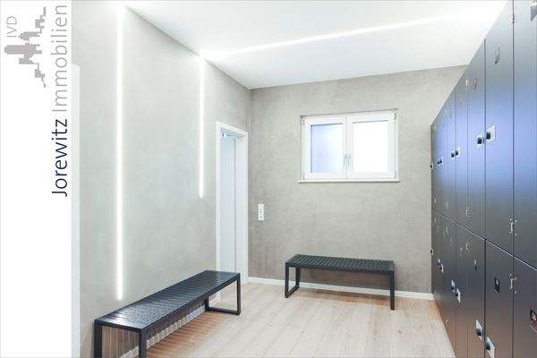 010 - Fitnessstudio EG - Umkleide