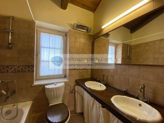 c2dcbe577d484a4da6bee49a914e6001-original