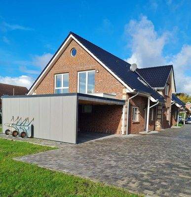 Blick auf den Carport