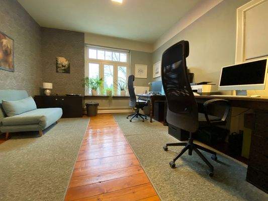 Büro oder Kinderzimmer im OG