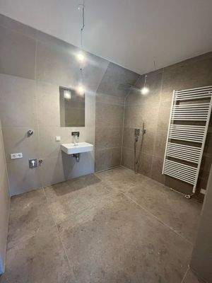 93aedbdb-7ece-4e9f-9abb-70f09a38dda5