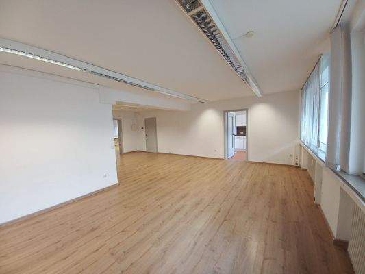 Empfang offener Büroraum (2).jpg