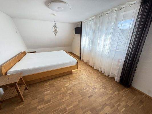 Schlafzimmer DG