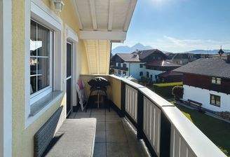 großer Balkon mit Panoramablick