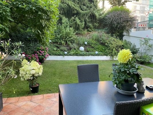 Terrasse und Garten