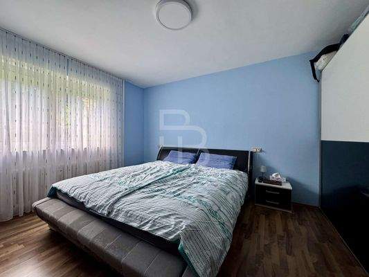 Großes Schlafzimmer