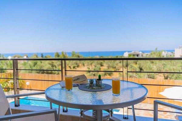 Kreta, Pigianos Kampos: Stilvolle Villa mit beheiztem Pool und Gästestudio in der Nähe von Rethymno zu verkaufen