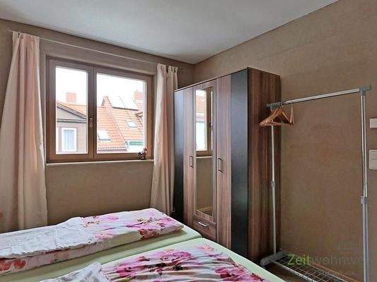 großer Kleiderschrank