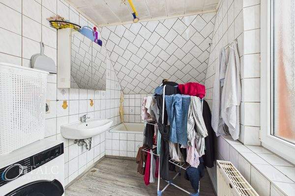 CAM04294G0-PR0028-STILL036