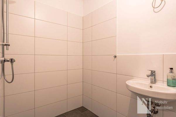 Separates WC mit Dusche