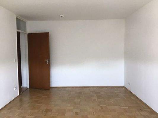 Wohnzimmer mit Loggia (2).jpg