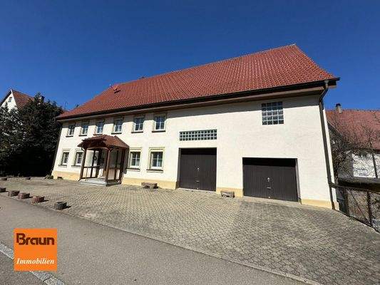 Wohnhaus mit Scheune, Trossingen