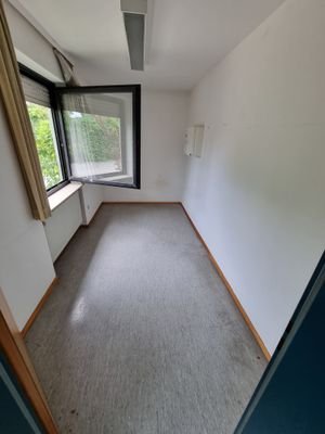 Zimmer 1 EG - links zur Straße