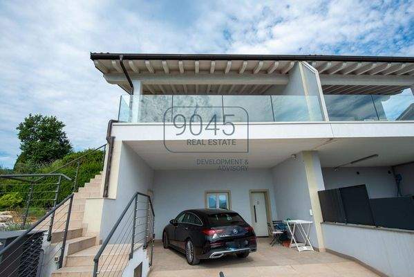 Eckreihenhaus-Villa mit großem Garten in Castion Veronese - Gardasee