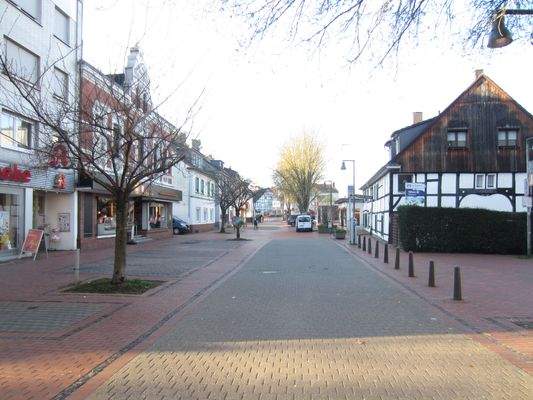 IMMER NOCH EIN BLICK IN DIE MEESMANNSTRASSE