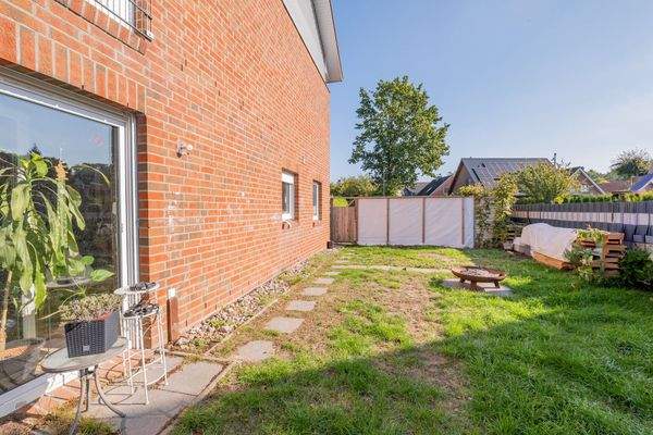 Reihenhaus Links - Garten 