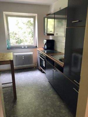 Küche mit Einbaumöbeln