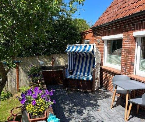 Terrasse mit Strandkorb WE 2