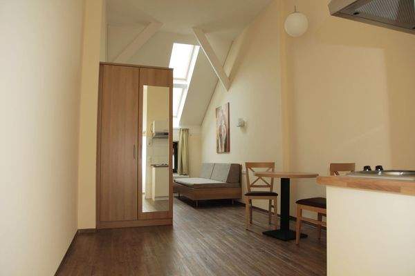 Appartement Typ Körper - Wohnz. mit Kleiderschrank