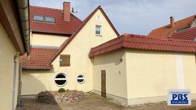 Rückansicht Wohnhaus HWR zum Grundstück