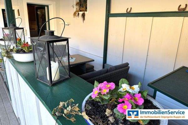 überdachte Terrasse